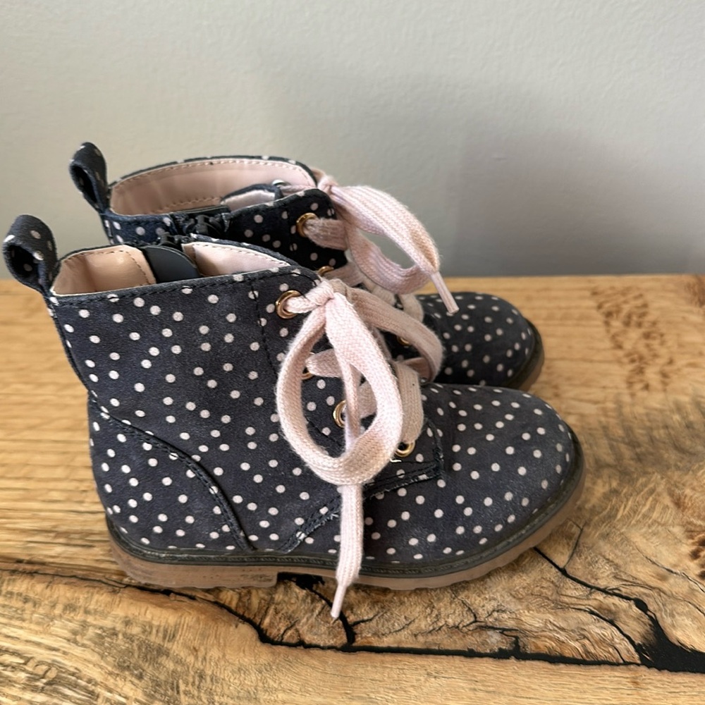 Cat and Jack girls size 9 boots